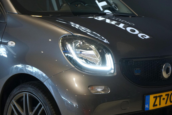 Smart Forfour EQ BRABUS Style 18 kWh + CAMERA / STOELVERWARING VOOR & ACHTER / PANO
