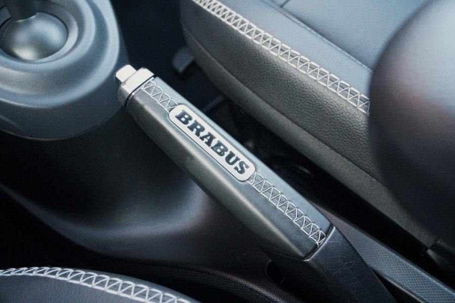 Smart Forfour EQ BRABUS Style 18 kWh + CAMERA / STOELVERWARING VOOR & ACHTER / PANO