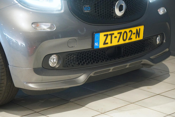 Smart Forfour EQ BRABUS Style 18 kWh + CAMERA / STOELVERWARING VOOR & ACHTER / PANO
