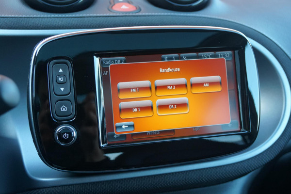 Smart Forfour EQ BRABUS Style 18 kWh + CAMERA / STOELVERWARING VOOR & ACHTER / PANO