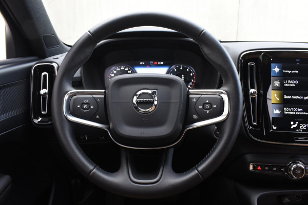 Volvo XC40 T3 163PK Automaat Inscription / Navigatie / Adaptive Cruise control / Stoelverwarming / Elektr. Trekhaak / Parkeersensoren v+a