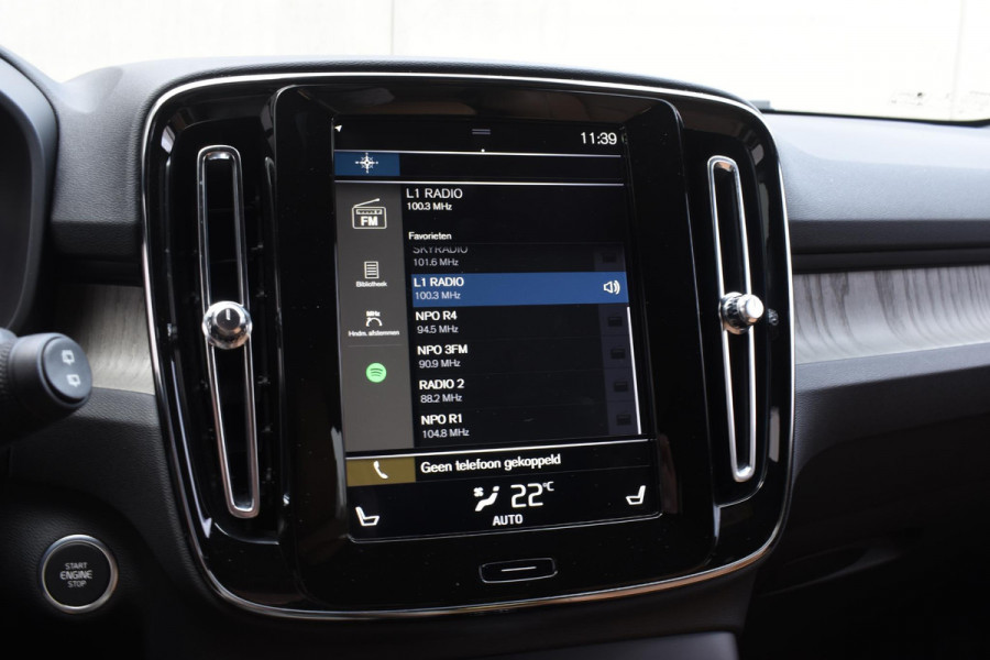 Volvo XC40 T3 163PK Automaat Inscription / Navigatie / Adaptive Cruise control / Stoelverwarming / Elektr. Trekhaak / Parkeersensoren v+a