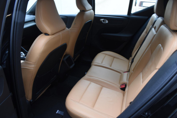 Volvo XC40 T3 163PK Automaat Inscription / Navigatie / Adaptive Cruise control / Stoelverwarming / Elektr. Trekhaak / Parkeersensoren v+a