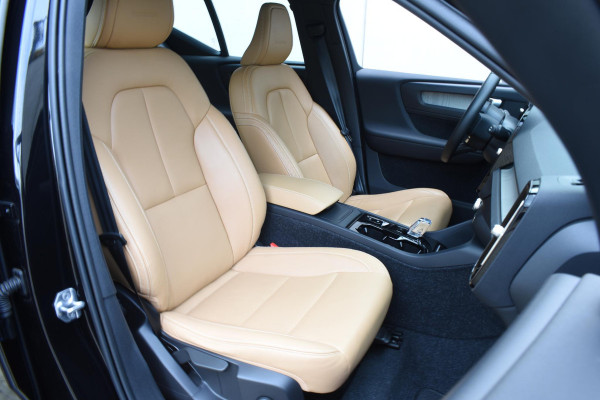 Volvo XC40 T3 163PK Automaat Inscription / Navigatie / Adaptive Cruise control / Stoelverwarming / Elektr. Trekhaak / Parkeersensoren v+a
