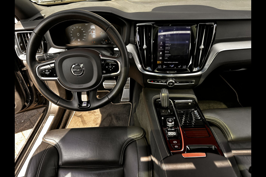 Volvo V60 2.0 T8 Twin Engine AWD R-Design | Pano | 360 cam Head Up Display | Luxury Line | occasion