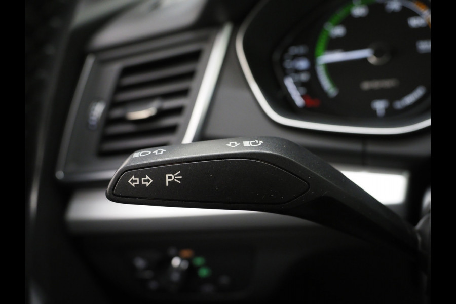 Audi Q5 50 TFSI e quattro 299PK | Leder | Stoelverarming | PDC | DAB | Cruise | Climate