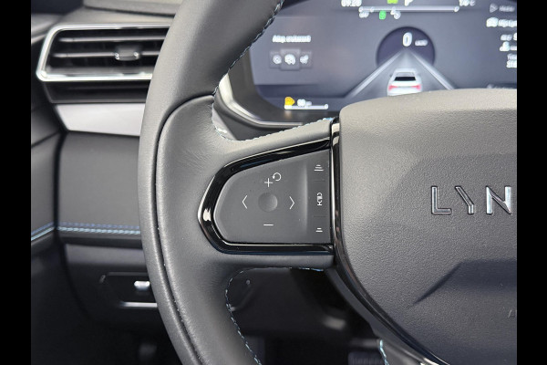 Lynk & Co 01 1.5 31.000KM!!| TOPSTAAT| ZWARTE HEMEL| FULL OPTIONS| PANO| 360 CAM| ELEK. ACHTERKLEP|