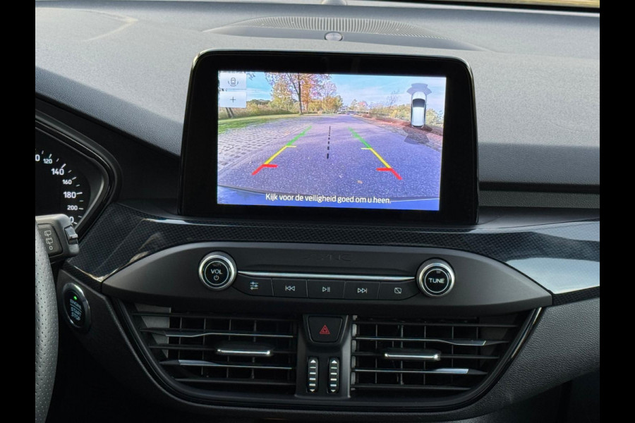 Ford FOCUS Wagon 1.5 EcoBoost 150 pk AUTOMAAT ST Line business, camera,panoramadak afn. trekhaak, winter pakket, NL auto met nap