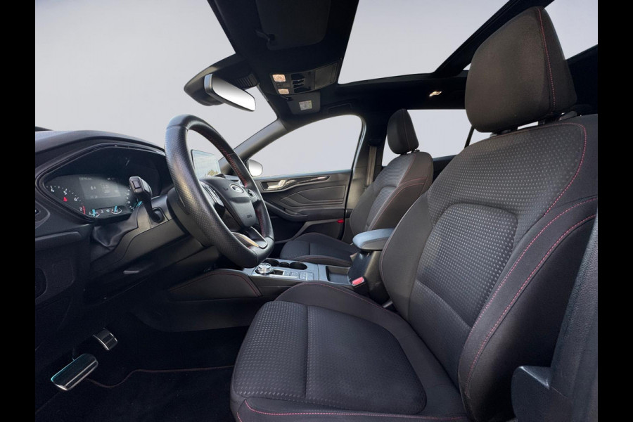 Ford FOCUS Wagon 1.5 EcoBoost 150 pk AUTOMAAT ST Line business, camera,panoramadak afn. trekhaak, winter pakket, NL auto met nap