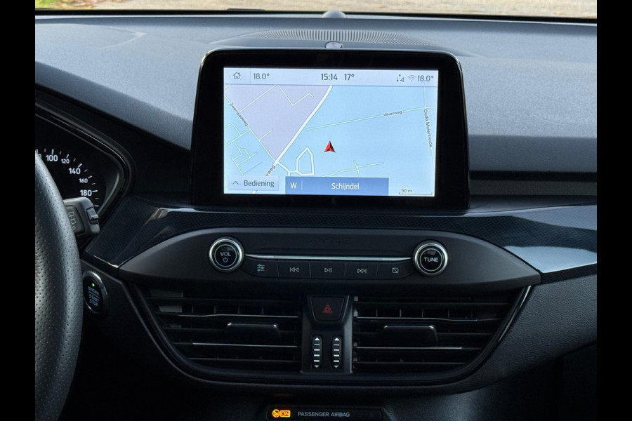 Ford FOCUS Wagon 1.5 EcoBoost 150 pk AUTOMAAT ST Line business, camera,panoramadak afn. trekhaak, winter pakket, NL auto met nap