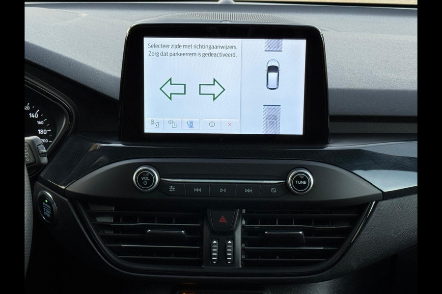 Ford FOCUS Wagon 1.5 EcoBoost 150 pk AUTOMAAT ST Line business, camera,panoramadak afn. trekhaak, winter pakket, NL auto met nap