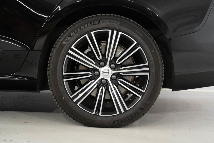 Volvo V60 T6 340PK Automaat Recharge AWD Inscription / Lederen bekleding / Stoel- en stuurverwarming /  Harman Kardon / Semi-elektrische trekhaak / Keyless Entry / Elektrische stoelen met geheugen