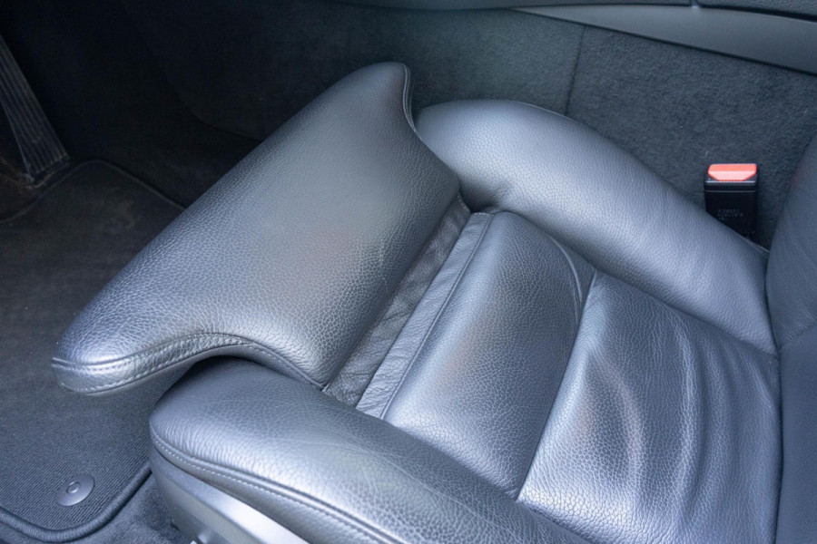 Volvo V60 T6 340PK Automaat Recharge AWD Inscription / Lederen bekleding / Stoel- en stuurverwarming /  Harman Kardon / Semi-elektrische trekhaak / Keyless Entry / Elektrische stoelen met geheugen