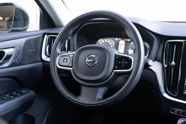 Volvo V60 T6 340PK Automaat Recharge AWD Inscription / Lederen bekleding / Stoel- en stuurverwarming /  Harman Kardon / Semi-elektrische trekhaak / Keyless Entry / Elektrische stoelen met geheugen