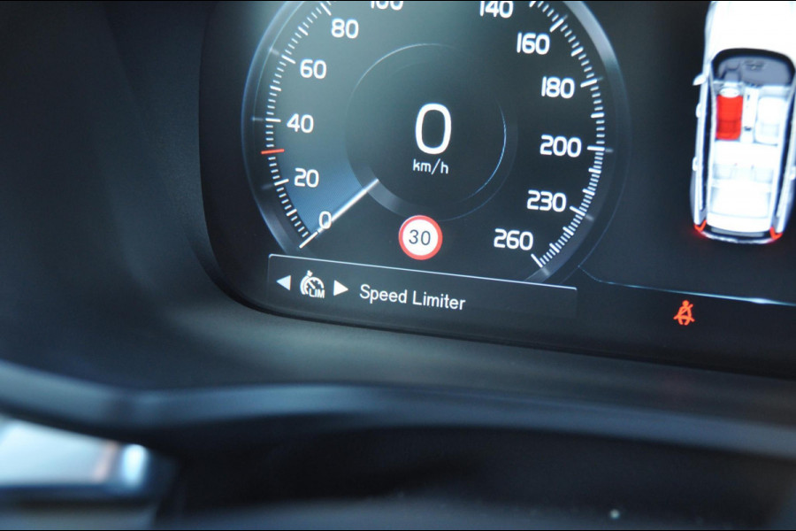 Volvo V60 T6 340PK Automaat Recharge AWD Inscription / Lederen bekleding / Stoel- en stuurverwarming /  Harman Kardon / Semi-elektrische trekhaak / Keyless Entry / Elektrische stoelen met geheugen