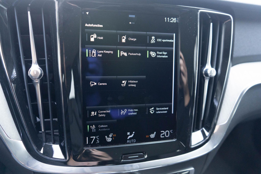 Volvo V60 T6 340PK Automaat Recharge AWD Inscription / Lederen bekleding / Stoel- en stuurverwarming /  Harman Kardon / Semi-elektrische trekhaak / Keyless Entry / Elektrische stoelen met geheugen