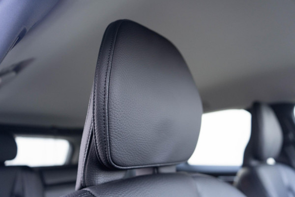 Volvo V60 T6 340PK Automaat Recharge AWD Inscription / Lederen bekleding / Stoel- en stuurverwarming /  Harman Kardon / Semi-elektrische trekhaak / Keyless Entry / Elektrische stoelen met geheugen