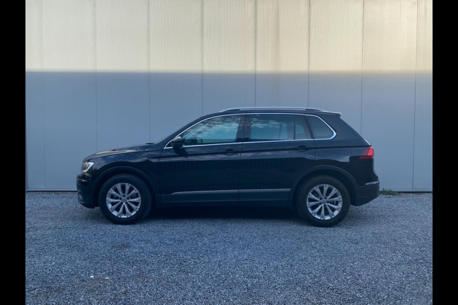 Volkswagen Tiguan 1.4 TSI Comfortline Business |DSG | ACC |Trekhaak |Massagestoel|Stoel/stuurverw |Dealer onderh KM 52.900 !!!