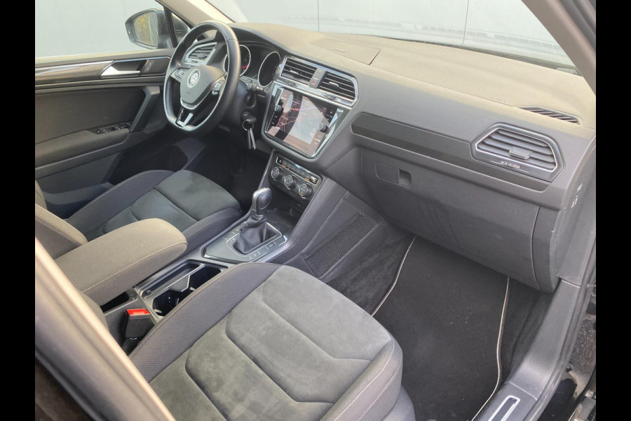 Volkswagen Tiguan 1.4 TSI Comfortline Business |DSG | ACC |Trekhaak |Massagestoel|Stoel/stuurverw |Dealer onderh KM 52.900 !!!