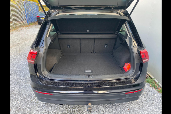 Volkswagen Tiguan 1.4 TSI Comfortline Business |DSG | ACC |Trekhaak |Massagestoel|Stoel/stuurverw |Dealer onderh KM 52.900 !!!