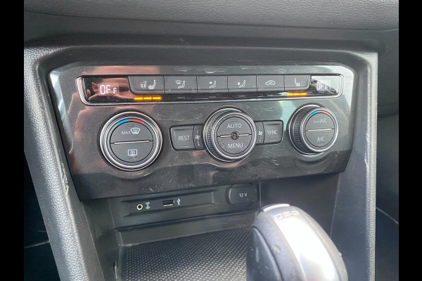 Volkswagen Tiguan 1.4 TSI Comfortline Business |DSG | ACC |Trekhaak |Massagestoel|Stoel/stuurverw |Dealer onderh KM 52.900 !!!