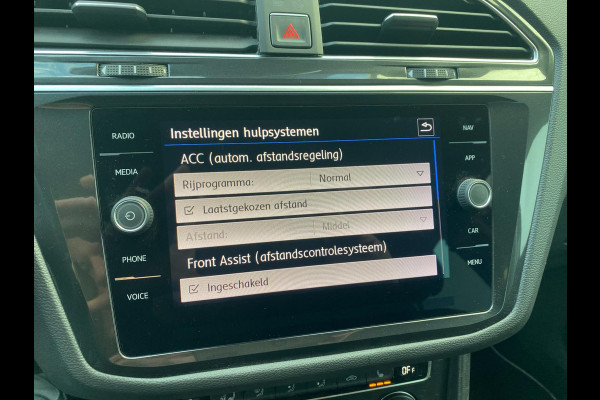 Volkswagen Tiguan 1.4 TSI Comfortline Business |DSG | ACC |Trekhaak |Massagestoel|Stoel/stuurverw |Dealer onderh KM 52.900 !!!