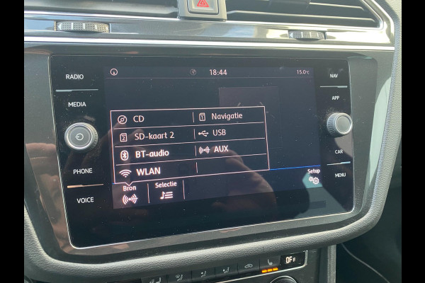 Volkswagen Tiguan 1.4 TSI Comfortline Business |DSG | ACC |Trekhaak |Massagestoel|Stoel/stuurverw |Dealer onderh KM 52.900 !!!