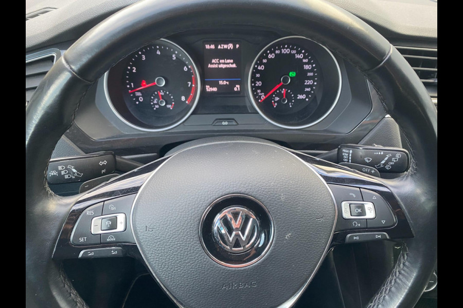 Volkswagen Tiguan 1.4 TSI Comfortline Business |DSG | ACC |Trekhaak |Massagestoel|Stoel/stuurverw |Dealer onderh KM 52.900 !!!