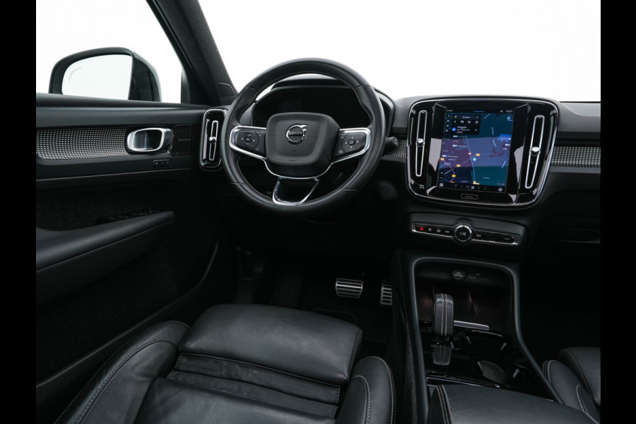 Volvo XC40 Recharge P8 AWD R-Design [ 3-Fase ] {SOH-91%} (INCL-BTW) *PANO | FULL-LEATHER | DIGI-COCKPIT | FULL-LED | MEMORY-PACK | HARMAN/KARDON | TOP-VIEW | CARPLAY | NAVI-FULLMAP | ECC | PDC | KEYLESS | HEATED-SPORTSEATS | BLIS | CAPLAY | 19"ALU*