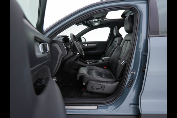 Volvo XC40 Recharge P8 AWD R-Design [ 3-Fase ] {SOH-91%} (INCL-BTW) *PANO | FULL-LEATHER | DIGI-COCKPIT | FULL-LED | MEMORY-PACK | HARMAN/KARDON | TOP-VIEW | CARPLAY | NAVI-FULLMAP | ECC | PDC | KEYLESS | HEATED-SPORTSEATS | BLIS | CAPLAY | 19"ALU*