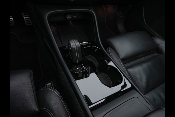 Volvo XC40 Recharge P8 AWD R-Design [ 3-Fase ] {SOH-91%} (INCL-BTW) *PANO | FULL-LEATHER | DIGI-COCKPIT | FULL-LED | MEMORY-PACK | HARMAN/KARDON | TOP-VIEW | CARPLAY | NAVI-FULLMAP | ECC | PDC | KEYLESS | HEATED-SPORTSEATS | BLIS | CAPLAY | 19"ALU*