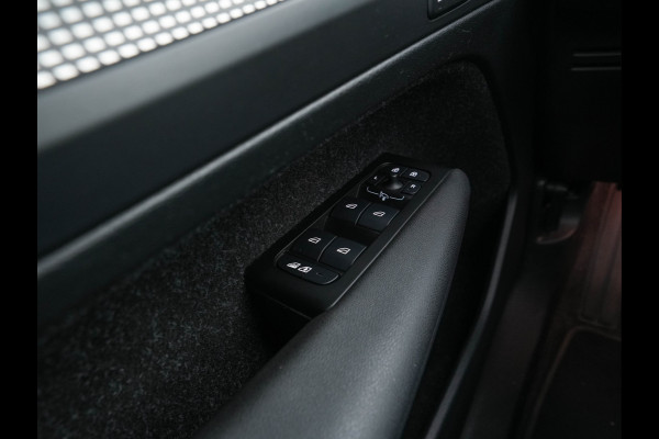 Volvo XC40 Recharge P8 AWD R-Design [ 3-Fase ] {SOH-91%} (INCL-BTW) *PANO | FULL-LEATHER | DIGI-COCKPIT | FULL-LED | MEMORY-PACK | HARMAN/KARDON | TOP-VIEW | CARPLAY | NAVI-FULLMAP | ECC | PDC | KEYLESS | HEATED-SPORTSEATS | BLIS | CAPLAY | 19"ALU*