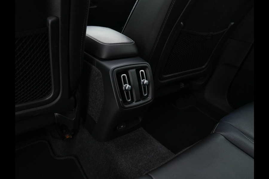 Volvo XC40 Recharge P8 AWD R-Design [ 3-Fase ] {SOH-91%} (INCL-BTW) *PANO | FULL-LEATHER | DIGI-COCKPIT | FULL-LED | MEMORY-PACK | HARMAN/KARDON | TOP-VIEW | CARPLAY | NAVI-FULLMAP | ECC | PDC | KEYLESS | HEATED-SPORTSEATS | BLIS | CAPLAY | 19"ALU*