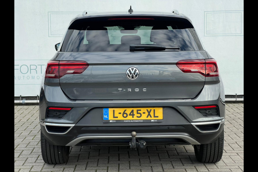 Volkswagen T-Roc 1.5 TSI Sport Business R CAMERA | TREKHAAK | NETTE AUTO | VIRTUAL COCKPIT |