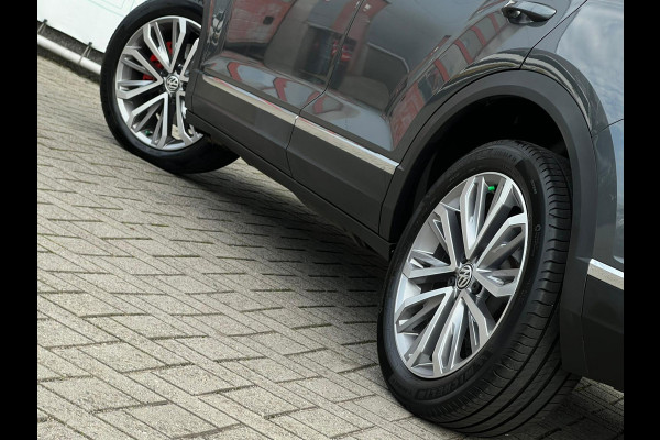 Volkswagen T-Roc 1.5 TSI Sport Business R CAMERA | TREKHAAK | NETTE AUTO | VIRTUAL COCKPIT |