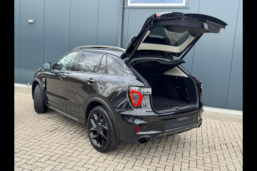 Lynk & Co 01 1.5 Black Edition * Panorama * 360 Camera * Stoelverwarming * Memory *