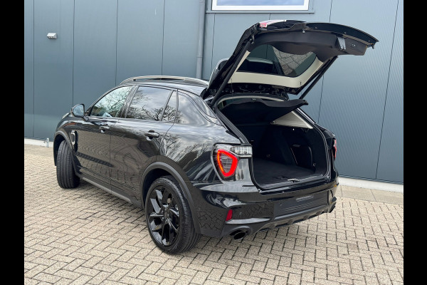 Lynk & Co 01 1.5 Black Edition * Panorama * 360 Camera * Stoelverwarming * Memory *