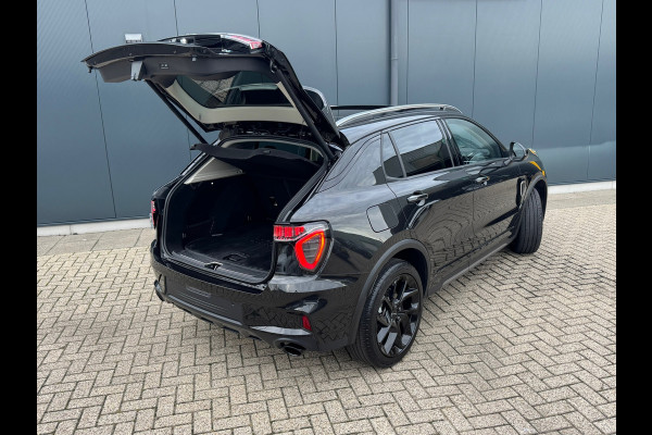 Lynk & Co 01 1.5 Black Edition * Panorama * 360 Camera * Stoelverwarming * Memory *