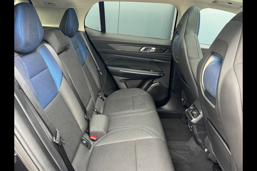 Lynk & Co 01 1.5 Black Edition * Panorama * 360 Camera * Stoelverwarming * Memory *