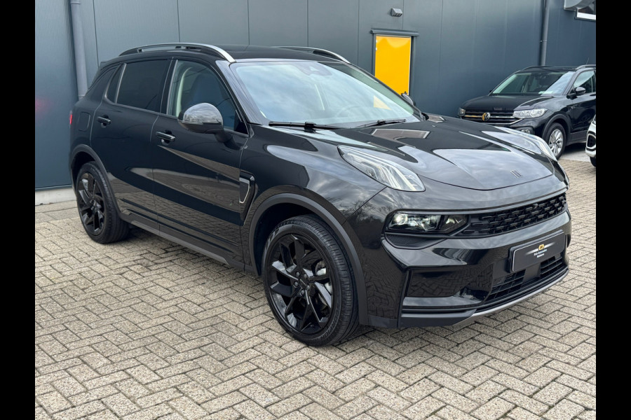 Lynk & Co 01 1.5 Black Edition * Panorama * 360 Camera * Stoelverwarming * Memory *