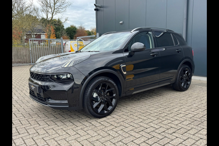 Lynk & Co 01 1.5 Black Edition * Panorama * 360 Camera * Stoelverwarming * Memory *