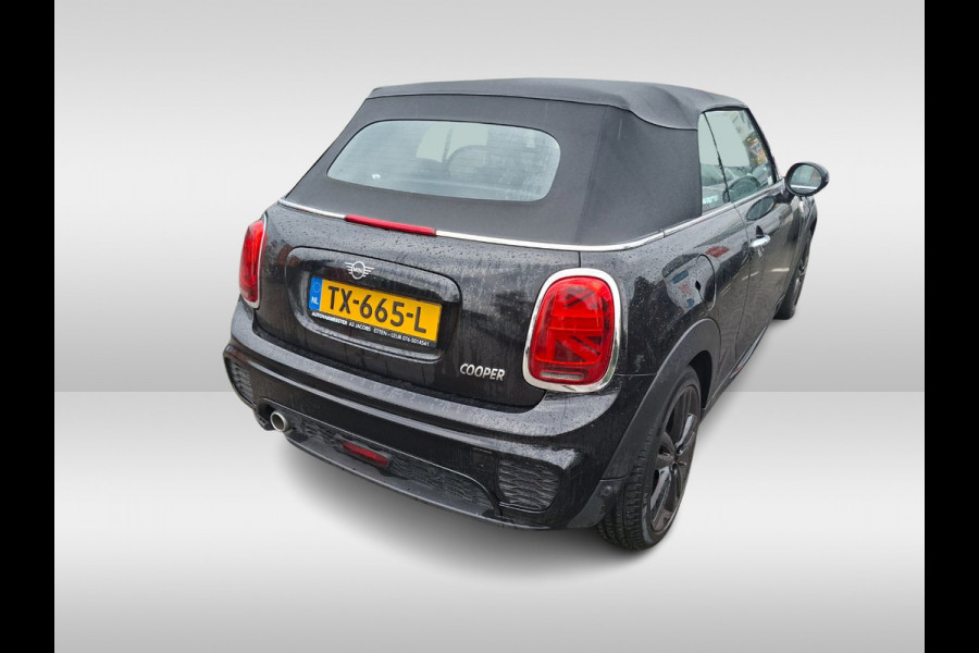 MINI Cabrio 1.5 Cooper / JCW Package / Leder / CarPlay / 18'' / Keyless / Navigatie / Stoelverwarming / Windscherm / Cruise Control