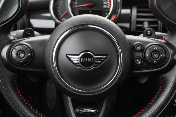 MINI Cabrio 1.5 Cooper / JCW Package / Leder / CarPlay / 18'' / Keyless / Navigatie / Stoelverwarming / Windscherm / Cruise Control