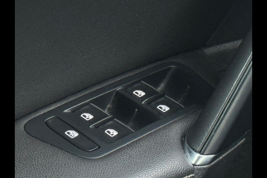 Volkswagen Golf 1.4 TSI AUTOMAAT ACT Highline, xenon, 18 inch, stoelverwarming , navigatie ,vele opties