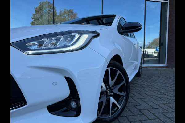 Toyota Yaris 1.5 Hybrid Executive - Automaat - Navi - Climate - Winterpakket - Camera - Org.NL