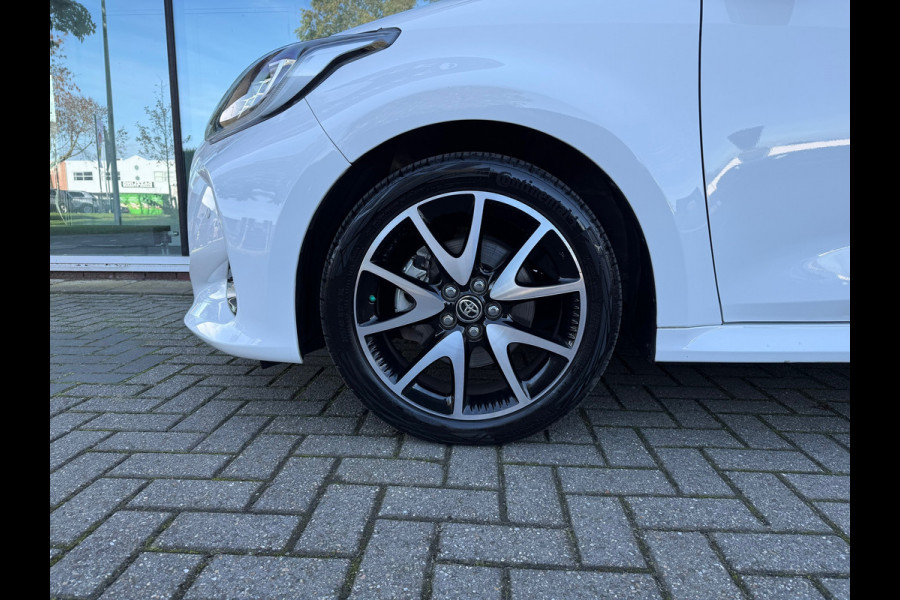 Toyota Yaris 1.5 Hybrid Executive - Automaat - Navi - Climate - Winterpakket - Camera - Org.NL