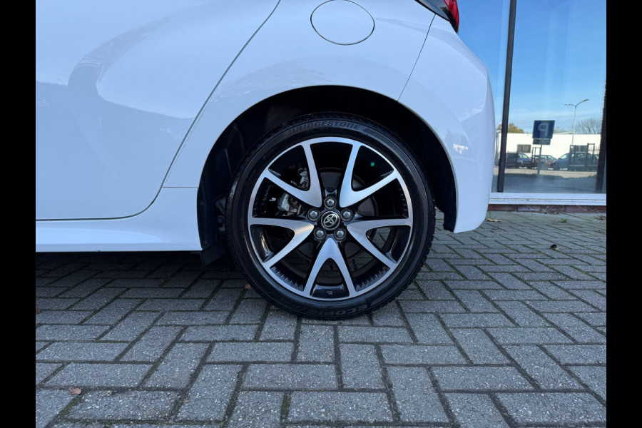 Toyota Yaris 1.5 Hybrid Executive - Automaat - Navi - Climate - Winterpakket - Camera - Org.NL
