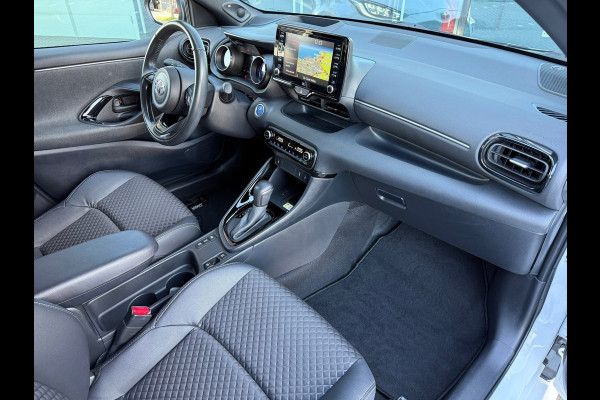Toyota Yaris 1.5 Hybrid Executive - Automaat - Navi - Climate - Winterpakket - Camera - Org.NL