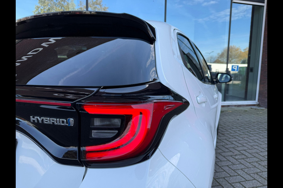 Toyota Yaris 1.5 Hybrid Executive - Automaat - Navi - Climate - Winterpakket - Camera - Org.NL