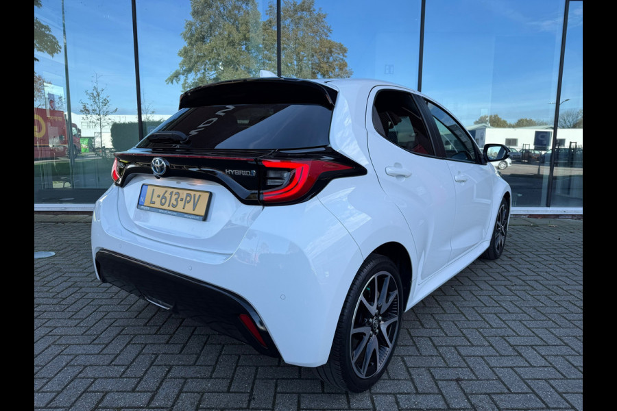 Toyota Yaris 1.5 Hybrid Executive - Automaat - Navi - Climate - Winterpakket - Camera - Org.NL
